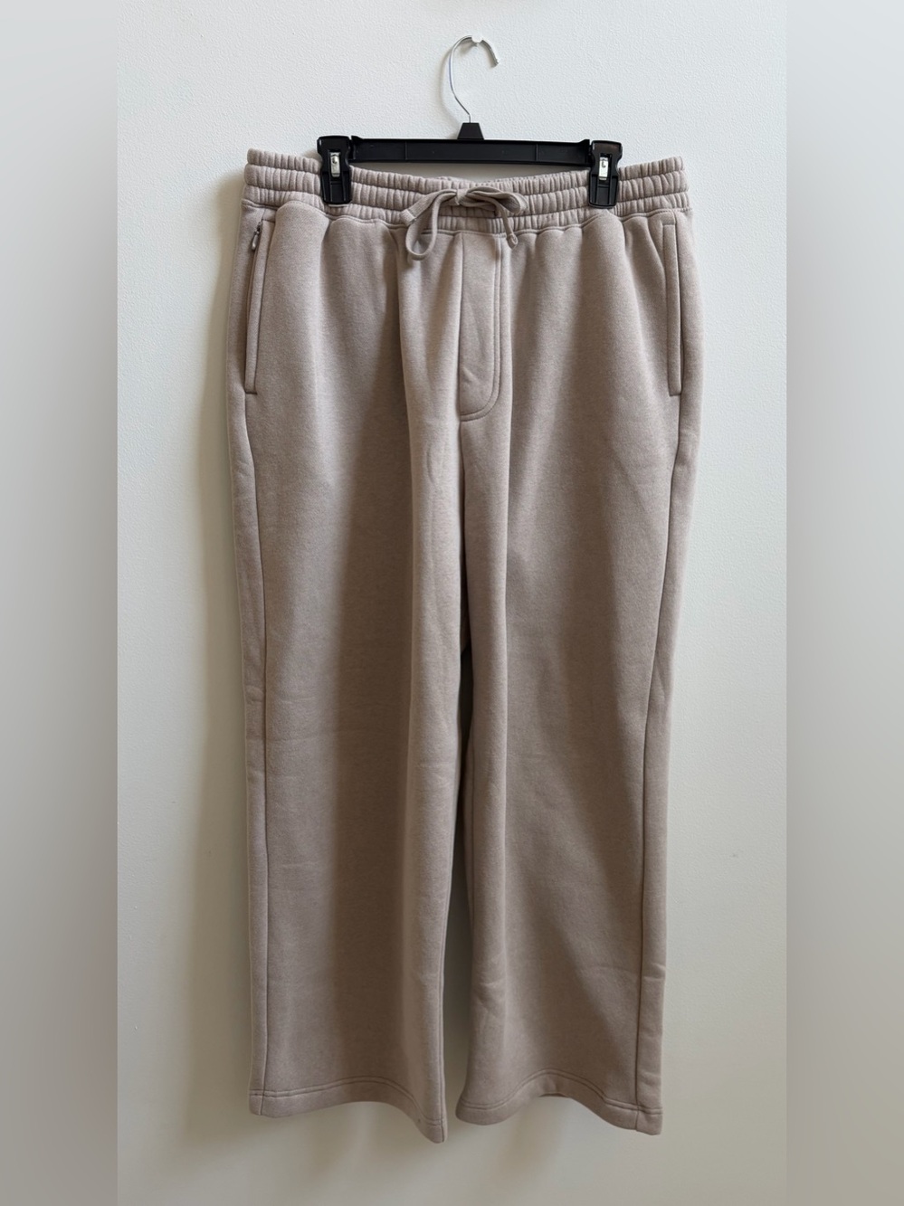 Hollister Feel Good Super Baggy Sweatpants in Light Brown